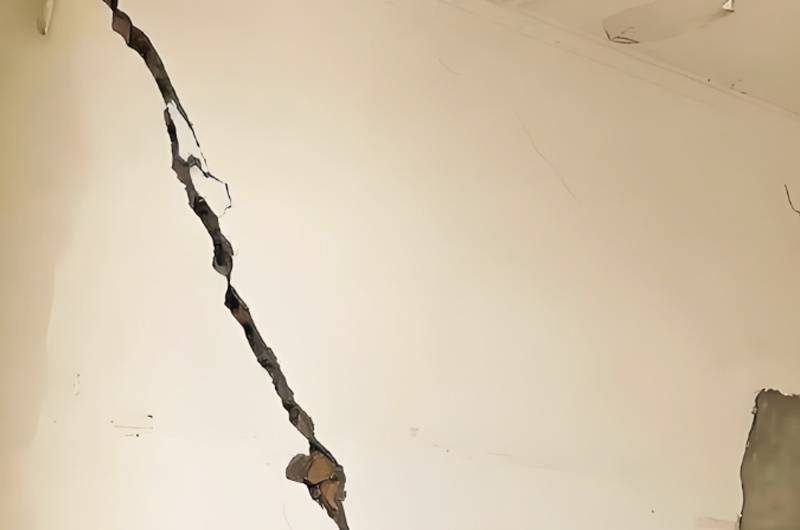 房屋地基下沉裂縫怎么辦